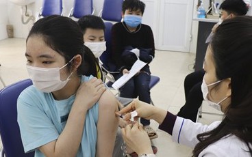 Hà Nội phát hiện 937 ca COVID-19 mới, gần 113.000 trẻ từ 5-11 tuổi đã tiêm vaccine