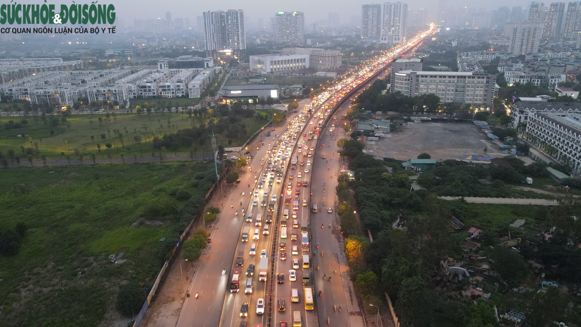 Hà Nội: Đường Vành đai 3 trên cao ùn tắc cả chục km suốt nhiều giờ đồng hồ - Ảnh 3.