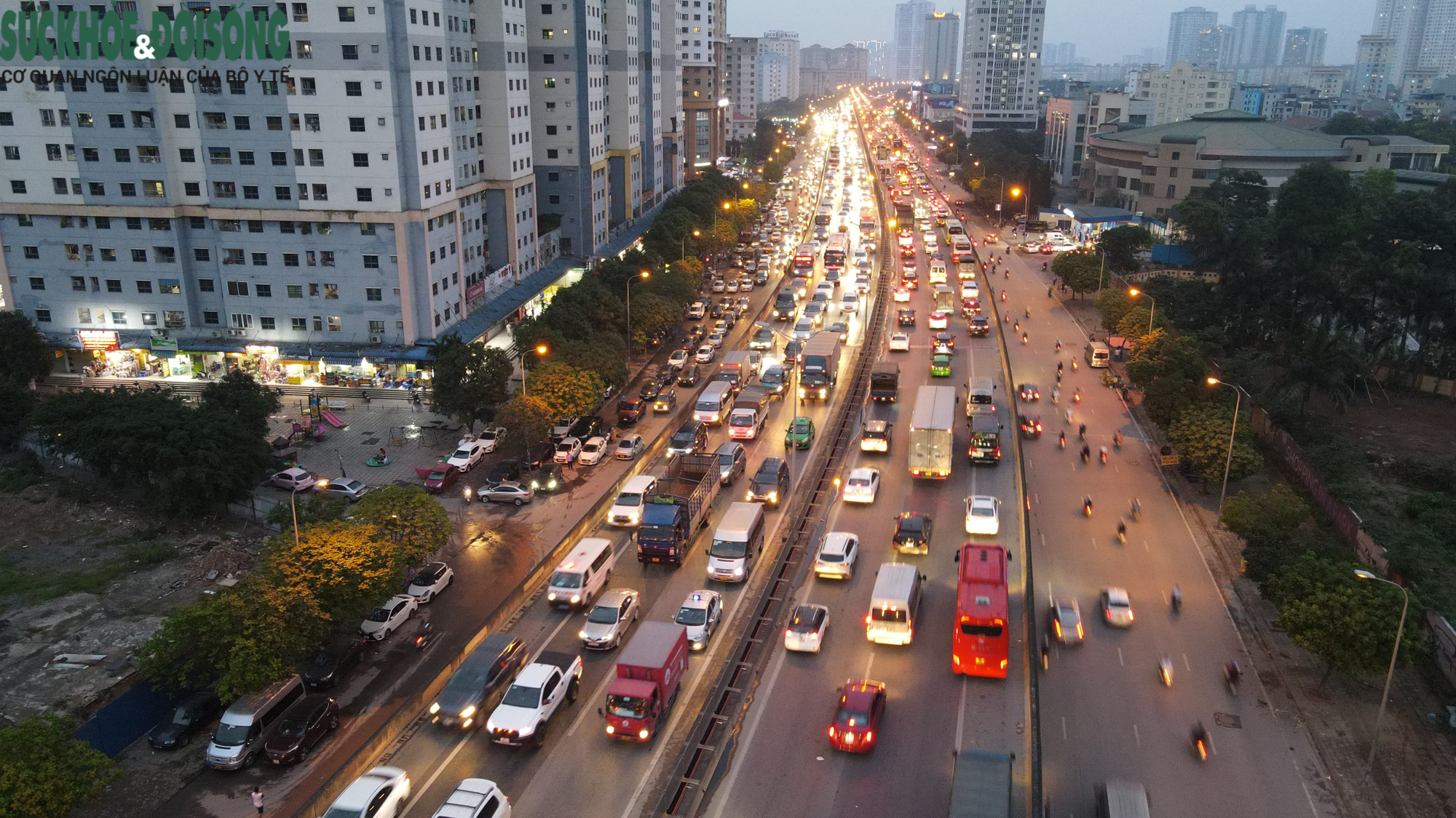 Hà Nội: Đường Vành đai 3 trên cao ùn tắc cả chục km suốt nhiều giờ đồng hồ - Ảnh 4.