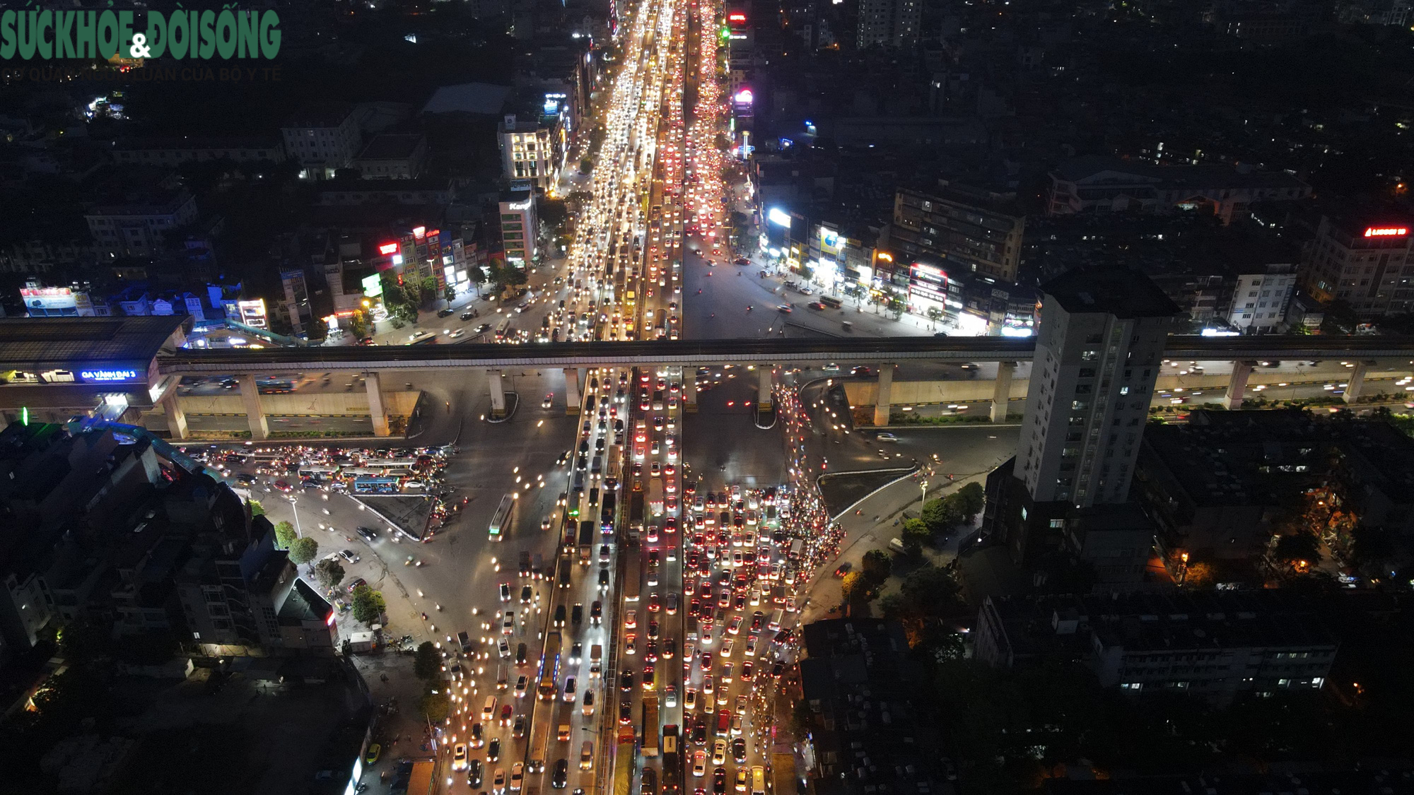 Hà Nội: Đường Vành đai 3 trên cao ùn tắc cả chục km suốt nhiều giờ đồng hồ - Ảnh 10.