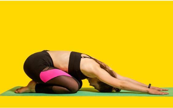 5 tư thế yoga nên làm trước khi ngủ để giảm cân