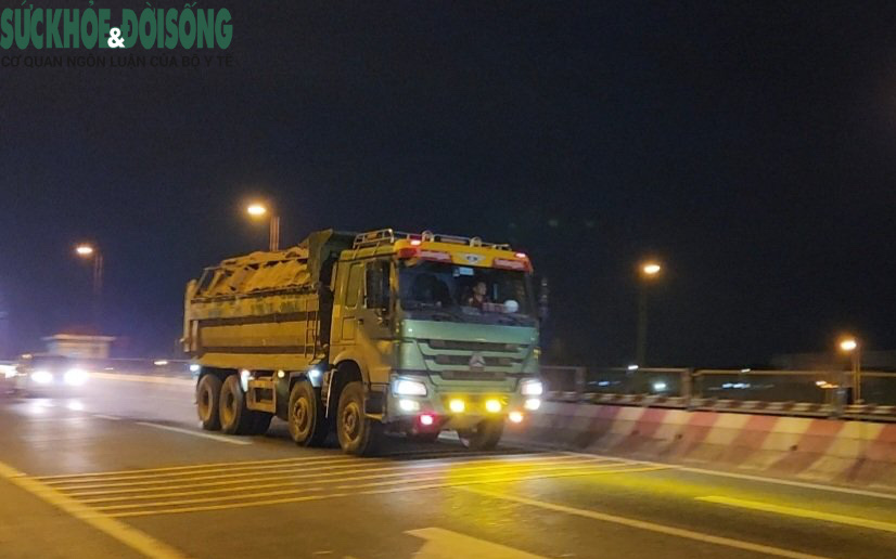 Bộ GTVT yêu cầu xử lý nghiêm phương tiện vi phạm tải trọng qua cầu Thăng Long