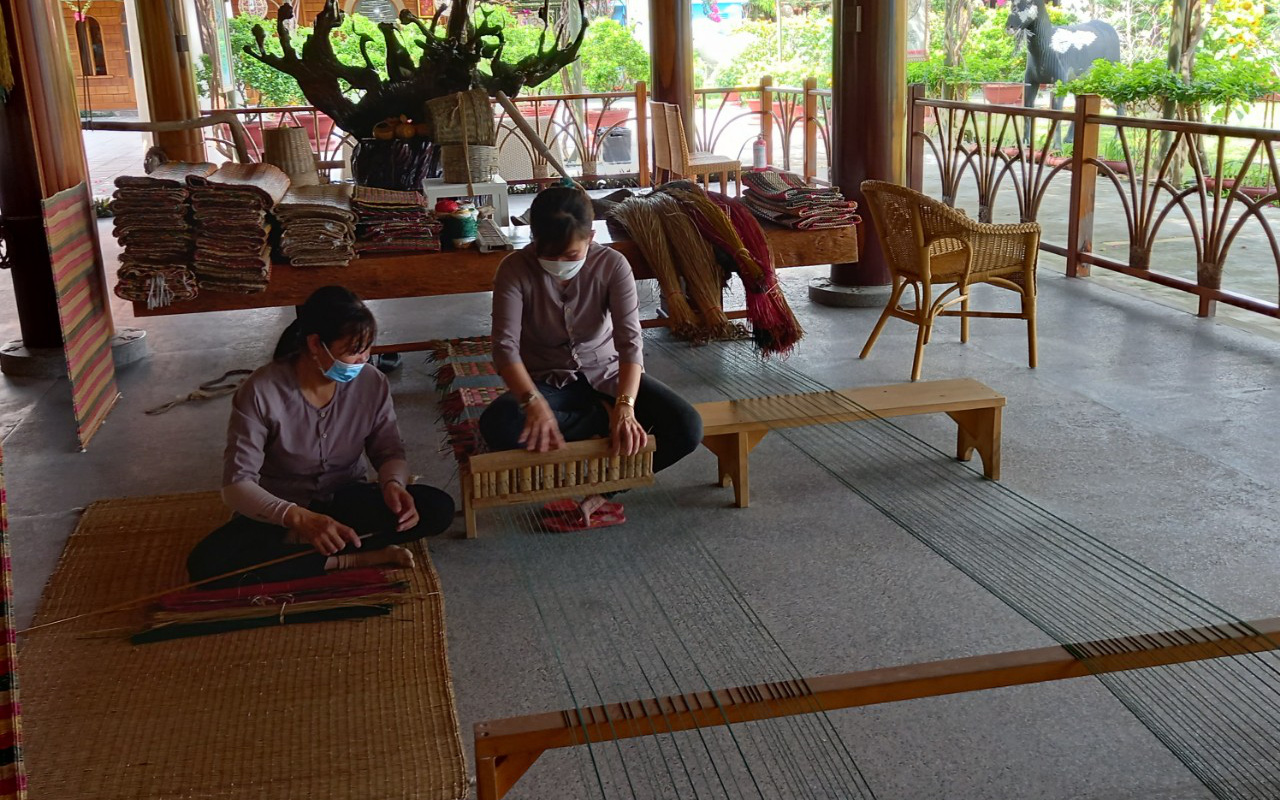  Những nghệ nhân ít ỏi giữ nghề cho mai sau ở Khánh Hoà