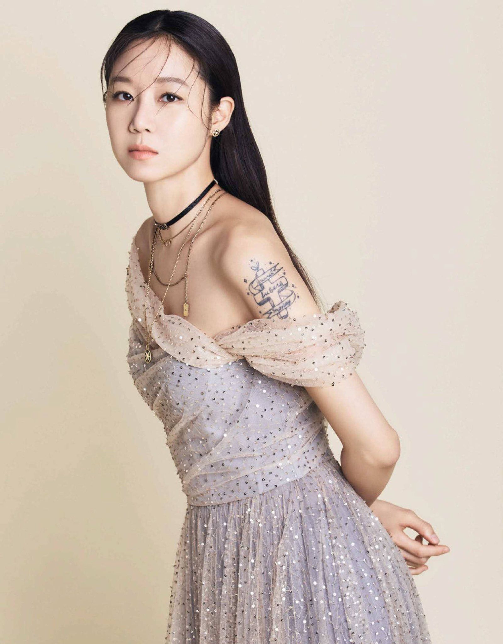 Gong Hyo Jin - phù dâu may mắn: Ngoài 40 tuổi vẫn cực trẻ đẹp nhờ skinkcare bằng 1 chiếc thìa - Ảnh 4.