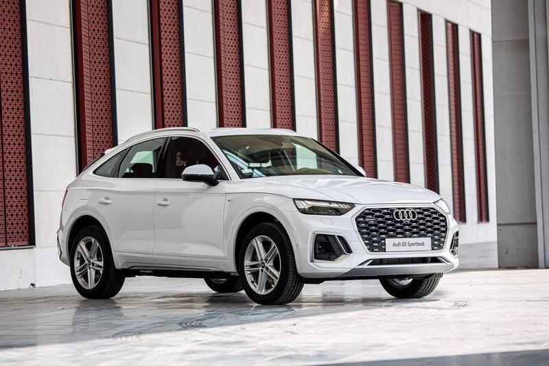 Audi Q5 bị triệu hồi do lỗi túi khí trên vô lăng - Ảnh 3. Audi Q5 bị triệu hồi do lỗi túi khí trên vô lăng - Ảnh 3.
