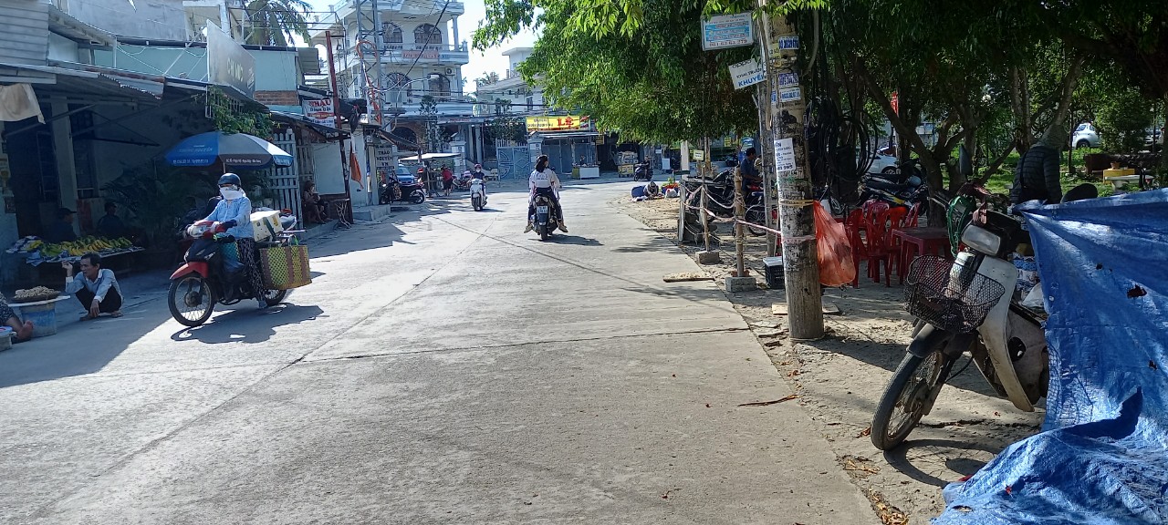 Khánh Hòa: Run rẫy với cầu gỗ cheo leo ở phố - Ảnh 4.