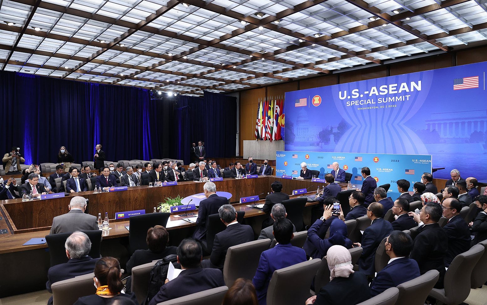 Thủ tướng Phạm Minh Chính dự Hội nghị cấp cao đặc biệt ASEAN - Hoa Kỳ - Ảnh 4.
