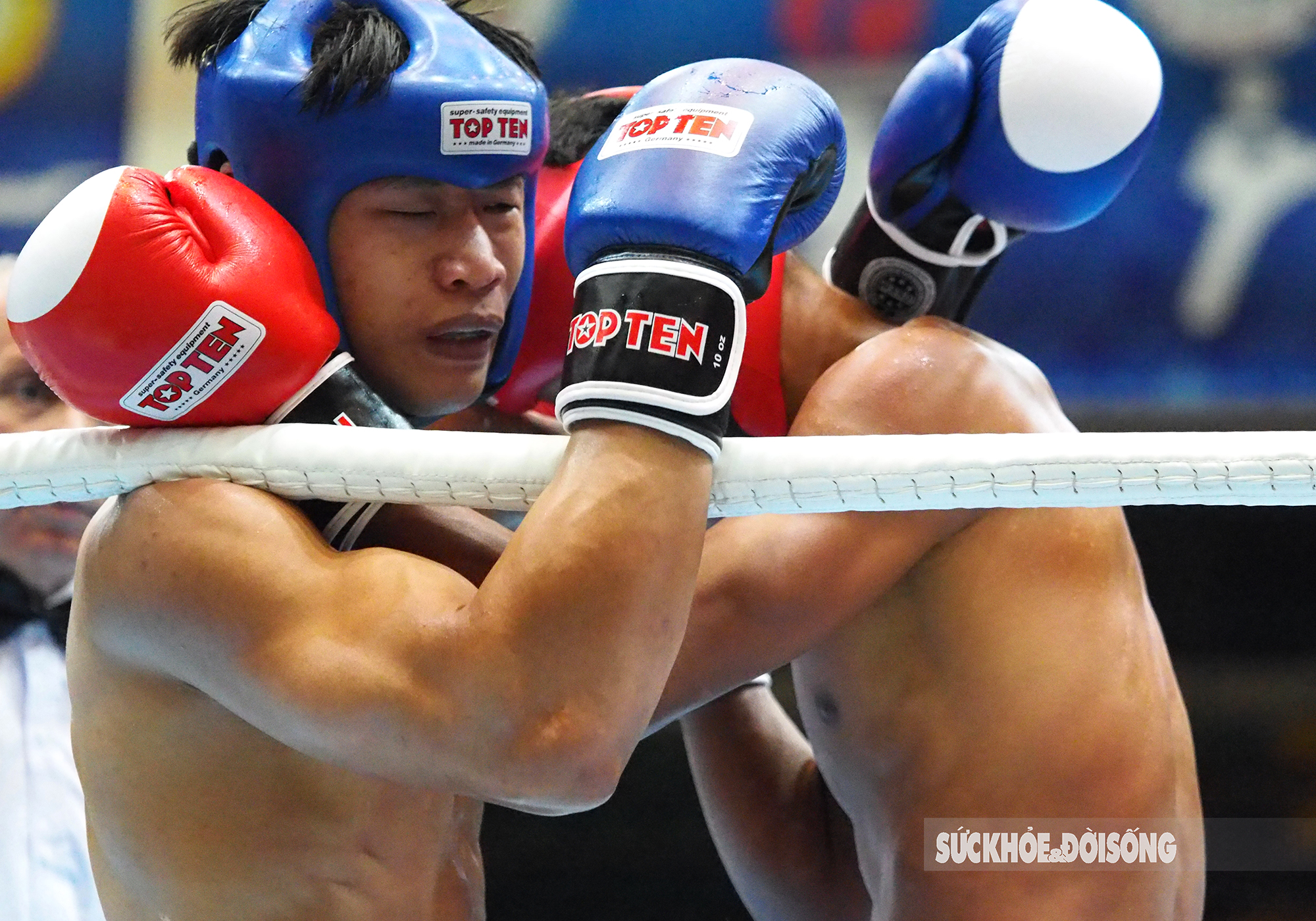 Dân Bắc Ninh “tiếp lửa” Đội tuyển kickboxing Việt Nam xuất sắc giành 5 Huy chương Vàng lúc nửa đêm - Ảnh 13.