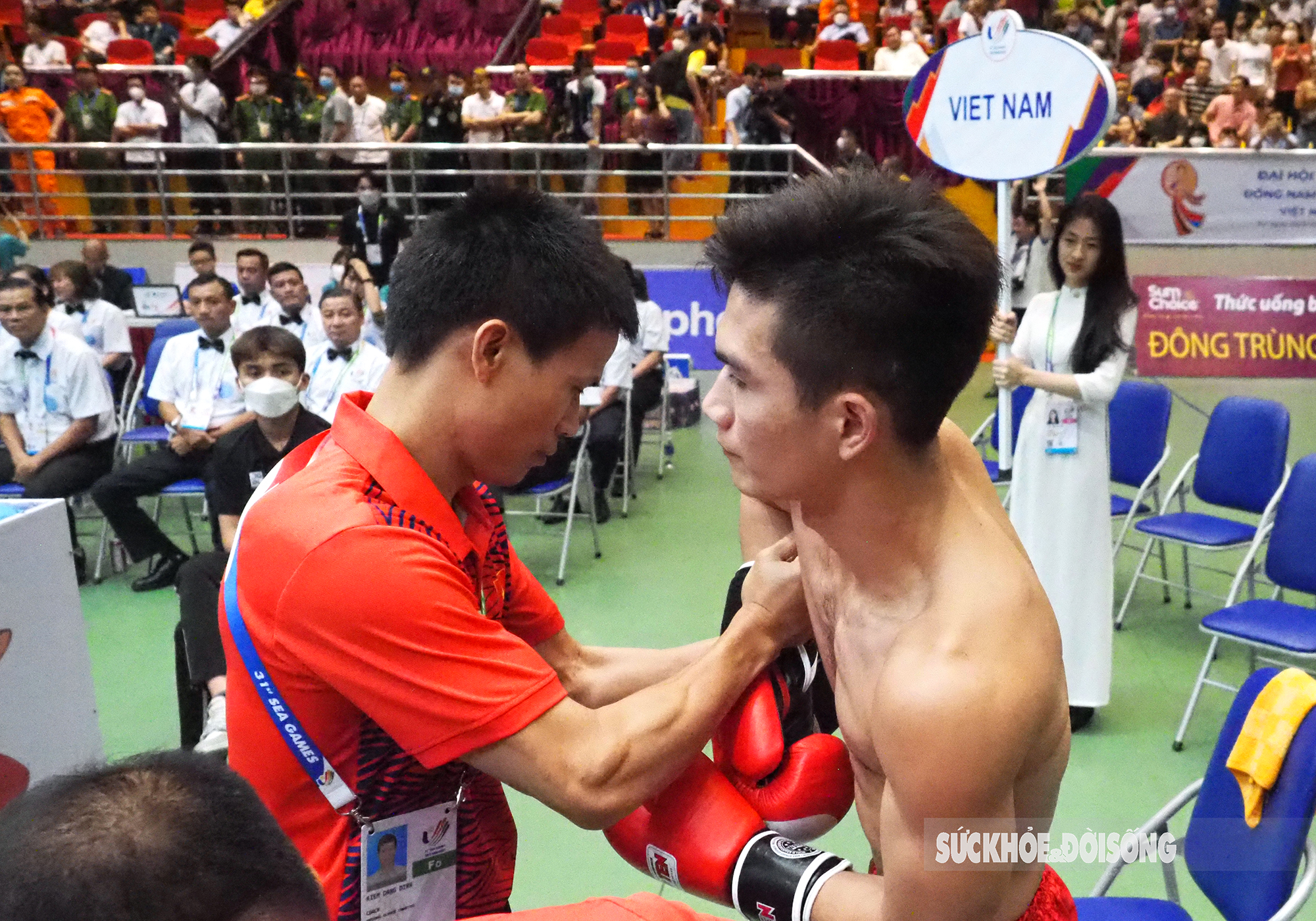 Dân Bắc Ninh “tiếp lửa” Đội tuyển kickboxing Việt Nam xuất sắc giành 5 Huy chương Vàng lúc nửa đêm - Ảnh 17.