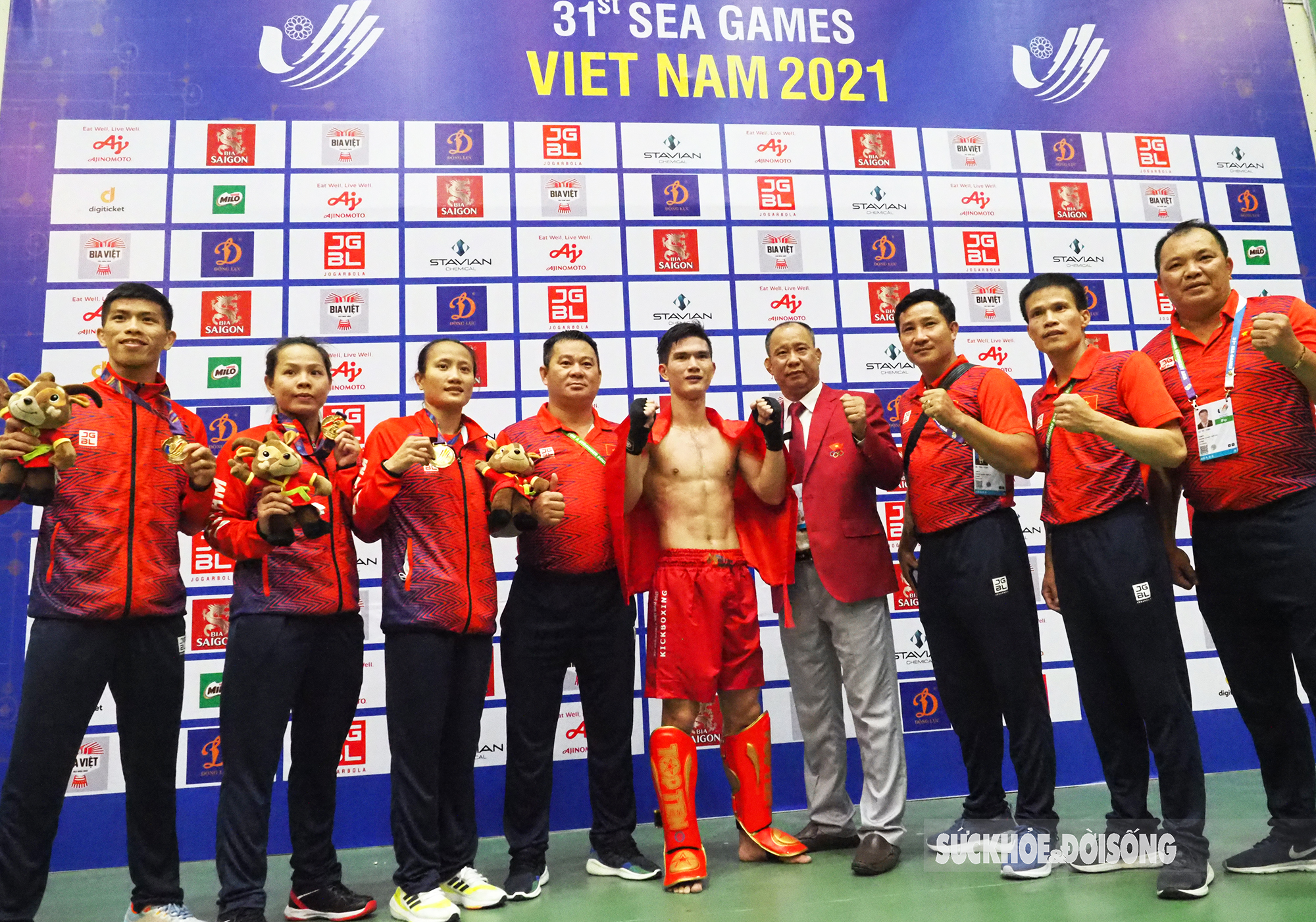 Dân Bắc Ninh “tiếp lửa” Đội tuyển kickboxing Việt Nam xuất sắc giành 5 Huy chương Vàng lúc nửa đêm - Ảnh 21.