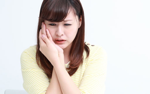 4 lưu ý trong ăn uống giúp giảm cơn đau nhức khi bạn đang bị áp-xe răng 