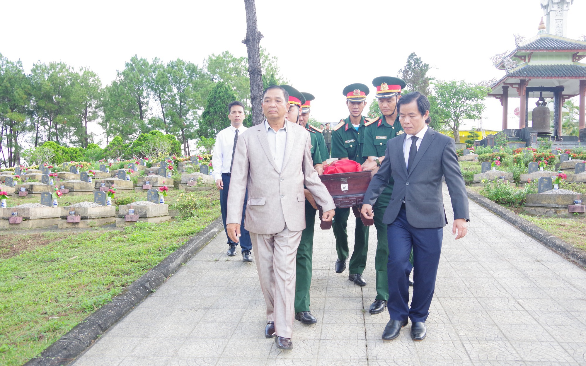 Trang nghiêm lễ truy điệu, an táng hài cốt liệt sĩ hy sinh tại Lào