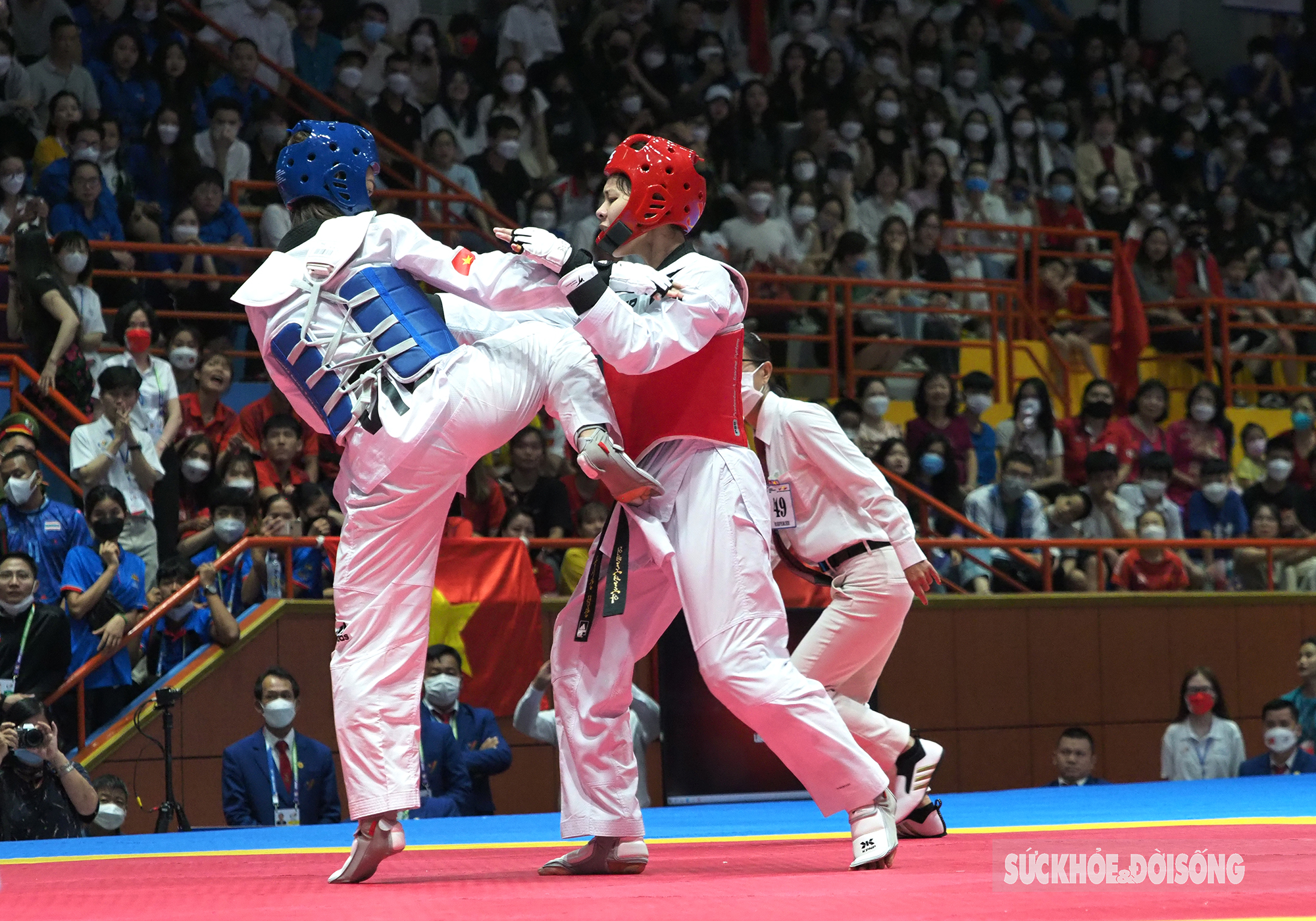 Chồng của VĐV Taekwondo vượt gần 900km chứng kiến vợ lội ngược dòng ngoạn mục   - Ảnh 5.