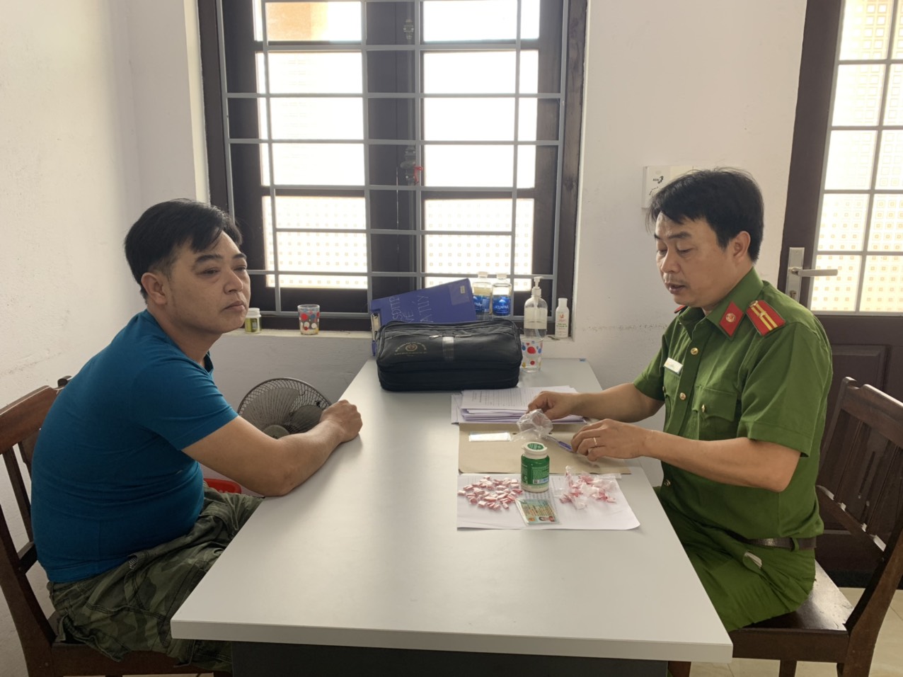 Bắt "ông trùm" tại điểm nóng ma túy giữa lòng TP Huế - Ảnh 2. Bắt "ông trùm" tại điểm nóng ma túy giữa lòng TP Huế - Ảnh 2.