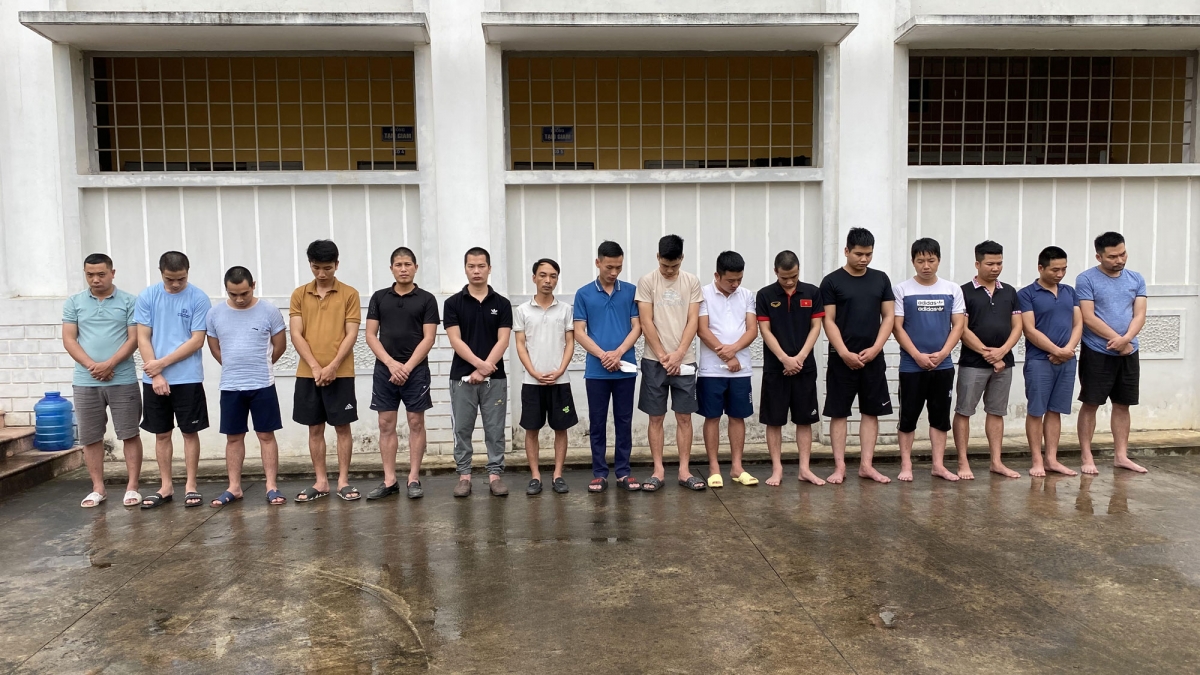 Vụ 'làm luật' trên cao tốc Nội Bài - Lào Cai: Tiếp tục bắt thêm 2 ca trưởng - Ảnh 1.