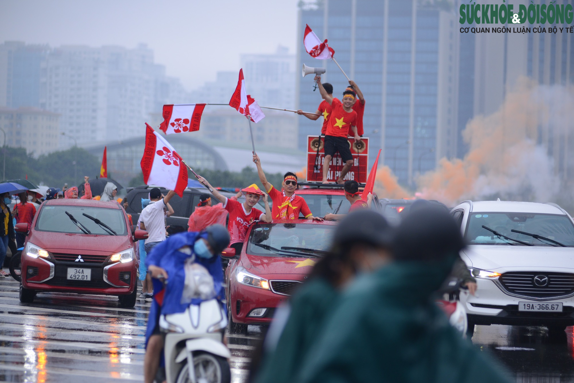 Người hâm mộ sẵn sàng 'bùng cháy', ăn mừng chiến thắng của U23 Việt Nam trước - Ảnh 5.