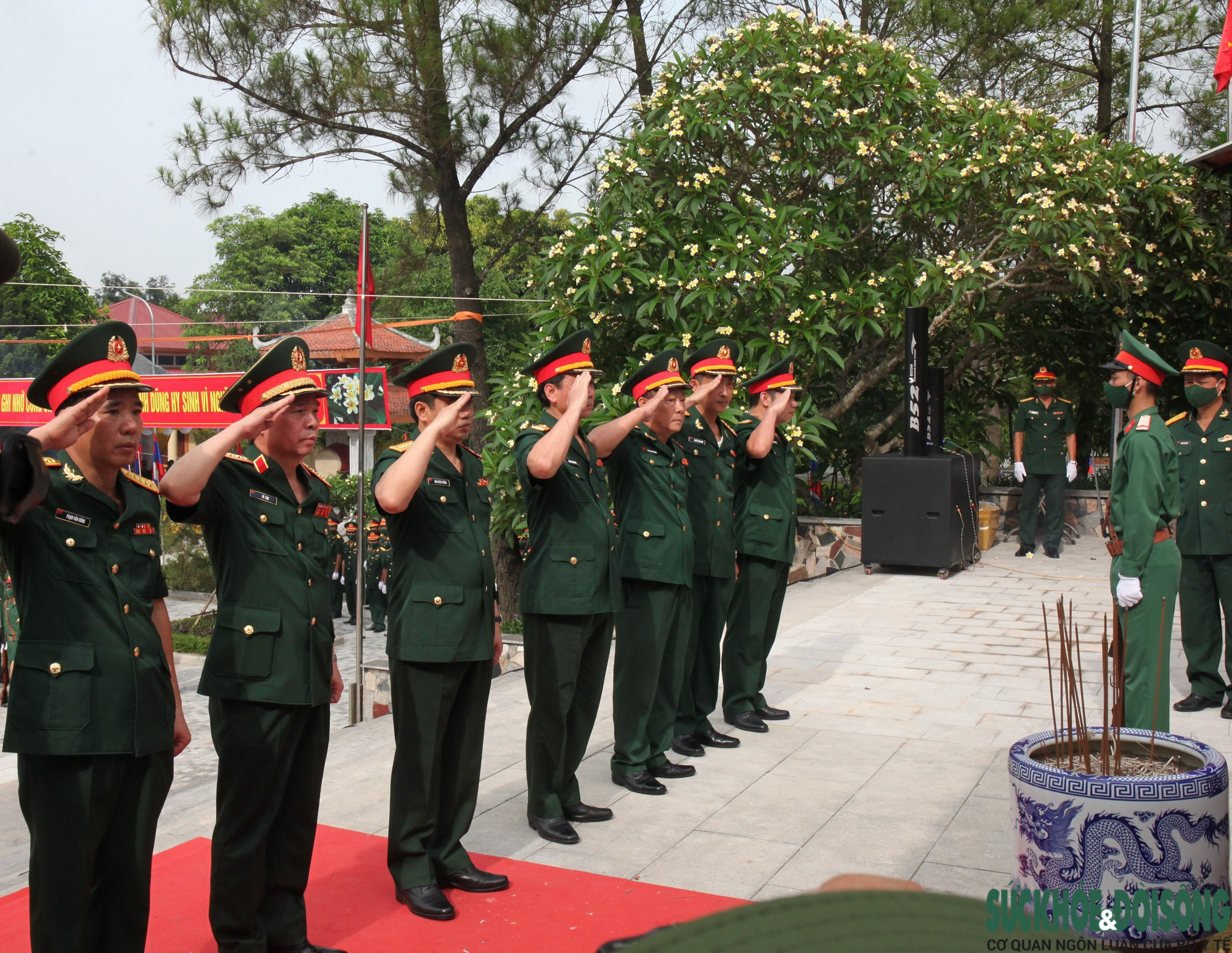 An táng 103 hài cốt liệt sĩ quân tình nguyện, chuyên gia Việt Nam hy sinh ở Lào   - Ảnh 8.