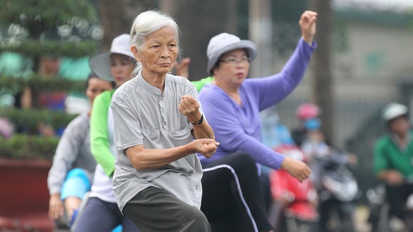 Quá trình lão hóa ở người cao tuổi và cách khắc phục ngăn ngừa lão hóa sớm - Ảnh 2.
