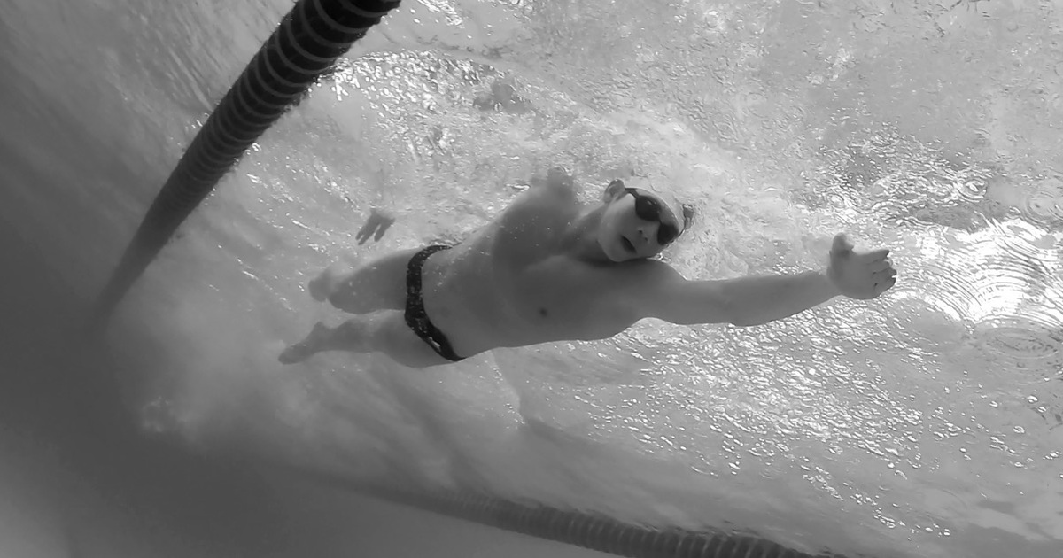 Lặn bể bơi ngắm "kình ngư" em trai Ánh Viên tập luyện cho SEA Games 31