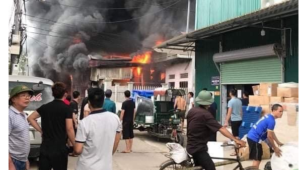 Bắc Ninh: Nhiều cơ sở sản xuất khẩu trang cháy lớn, thiệt hại ước tính lên đến gần 10 tỷ đồng