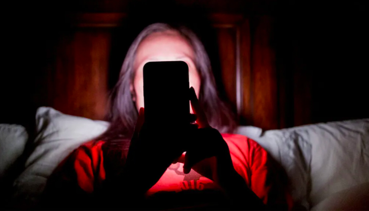 Ngủ không đủ giấc có thể dẫn đến các bệnh về mắt