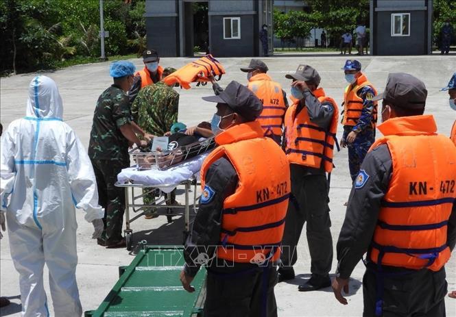 Khánh Hòa: Ứng cứu kịp thời các bệnh nhân gặp nạn trên biển  - Ảnh 2.