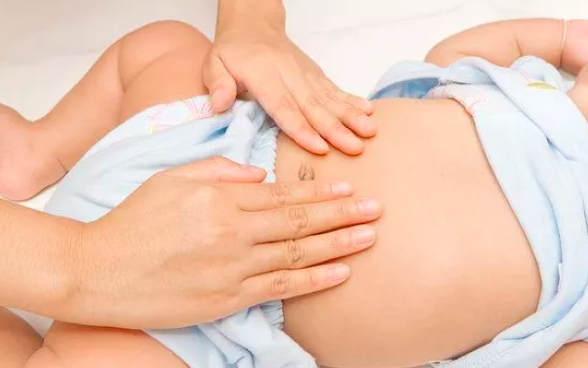 Trẻ đau bụng, nôn có thể là dấu hiệu của bệnh lý gì? 
