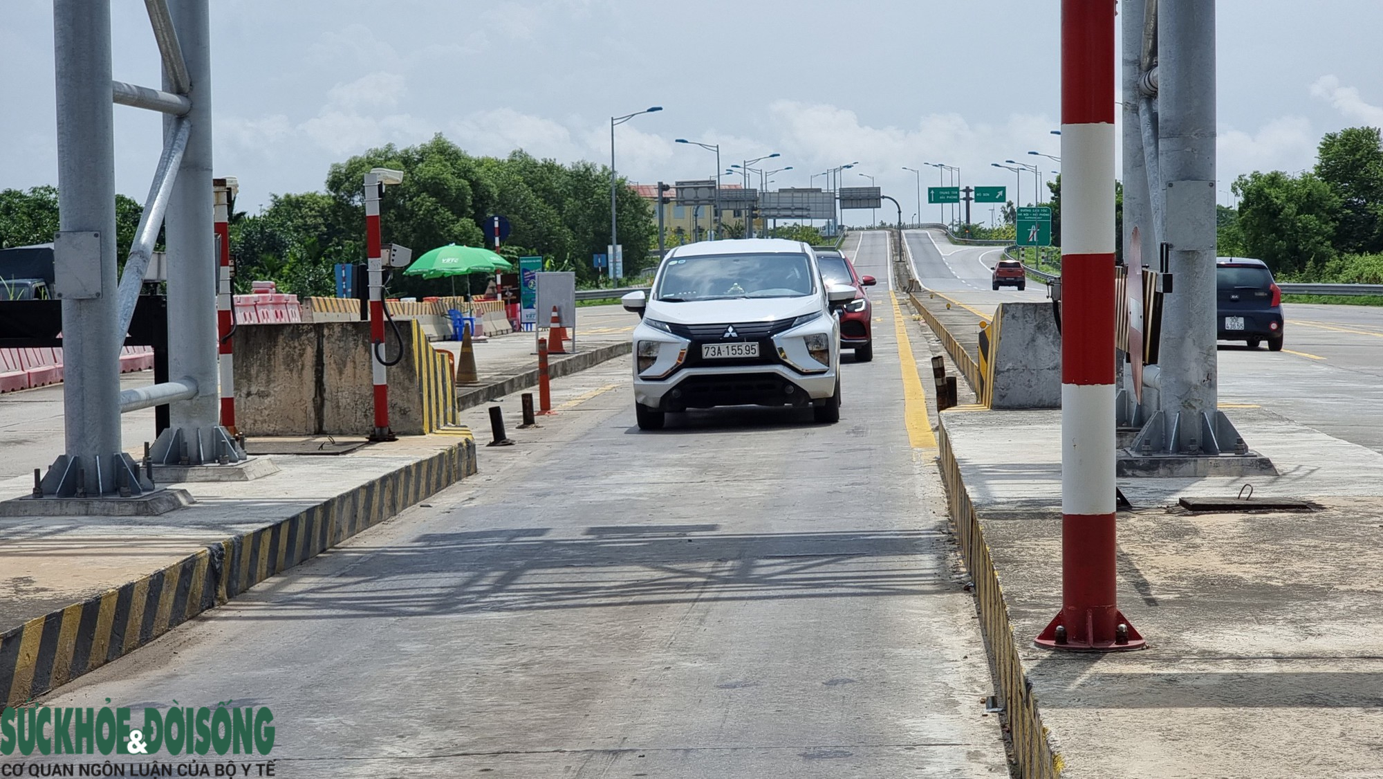 Hình ảnh ngày đầu thực hiện dừng thu phí tiền mặt tuyến cao tốc Hà Nội - Hải Phòng  - Ảnh 7.