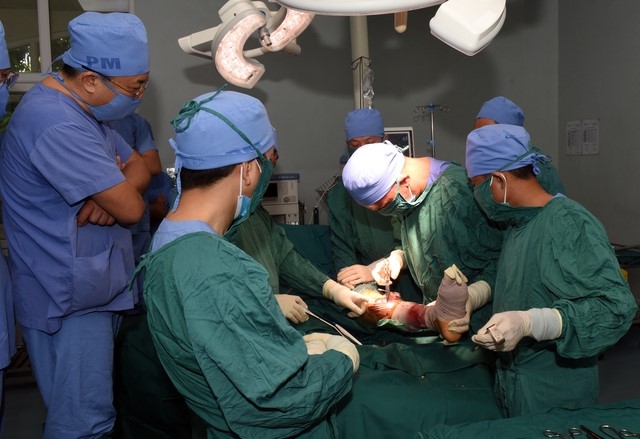 Bệnh viện CT-CH Nghệ An - Đơn vị tiên phong phẫu thuật thay khớp gối - Ảnh 5.