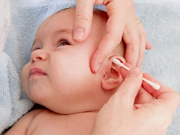 Những sai lầm cần tránh trong cách vệ sinh tai cho trẻ bị viêm tai giữa