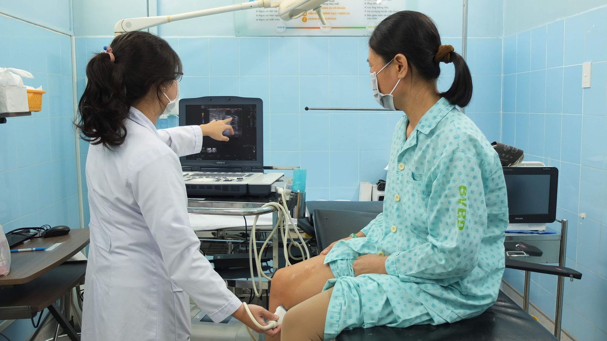 Bệnh giãn tĩnh mạch chi vẫn chưa được quan tâm đúng cách, phát hiện sớm bệnh và có biện pháp điều tri, phòng tránh đúng cách sẽ giảm thiểu tối đa các biến chứng Bệnh giãn tĩnh mạch chi vẫn chưa được quan tâm đúng cách, phát hiện sớm bệnh và có biện pháp điều tri, phòng tránh đúng cách sẽ giảm thiểu tối đa các biến chứng