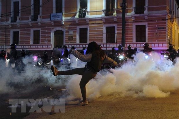 Ecuador: 18 cảnh sát mất tích trong vụ tấn công của người biểu tình - Ảnh 1.