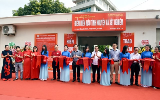 Trung tâm HH-TM Nghệ An: Khai trương điểm lấy máu cố định tại Trường Đại học Vinh