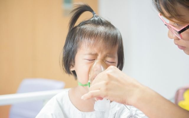 Bệnh hen suyễn ở trẻ em cần điều trị đúng để tránh biến chứng