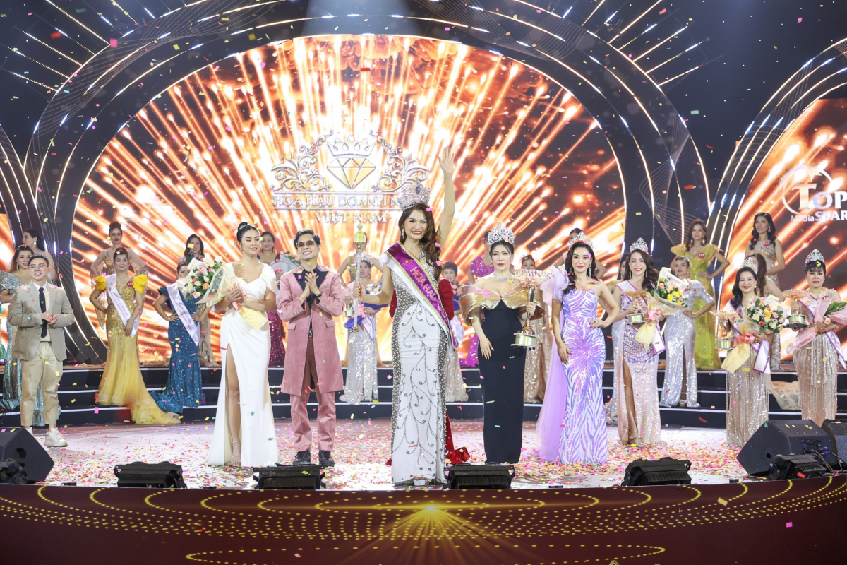 Mạc Thị Minh đăng quang Hoa hậu Doanh nhân Việt Nam 2022 - Ảnh 2.