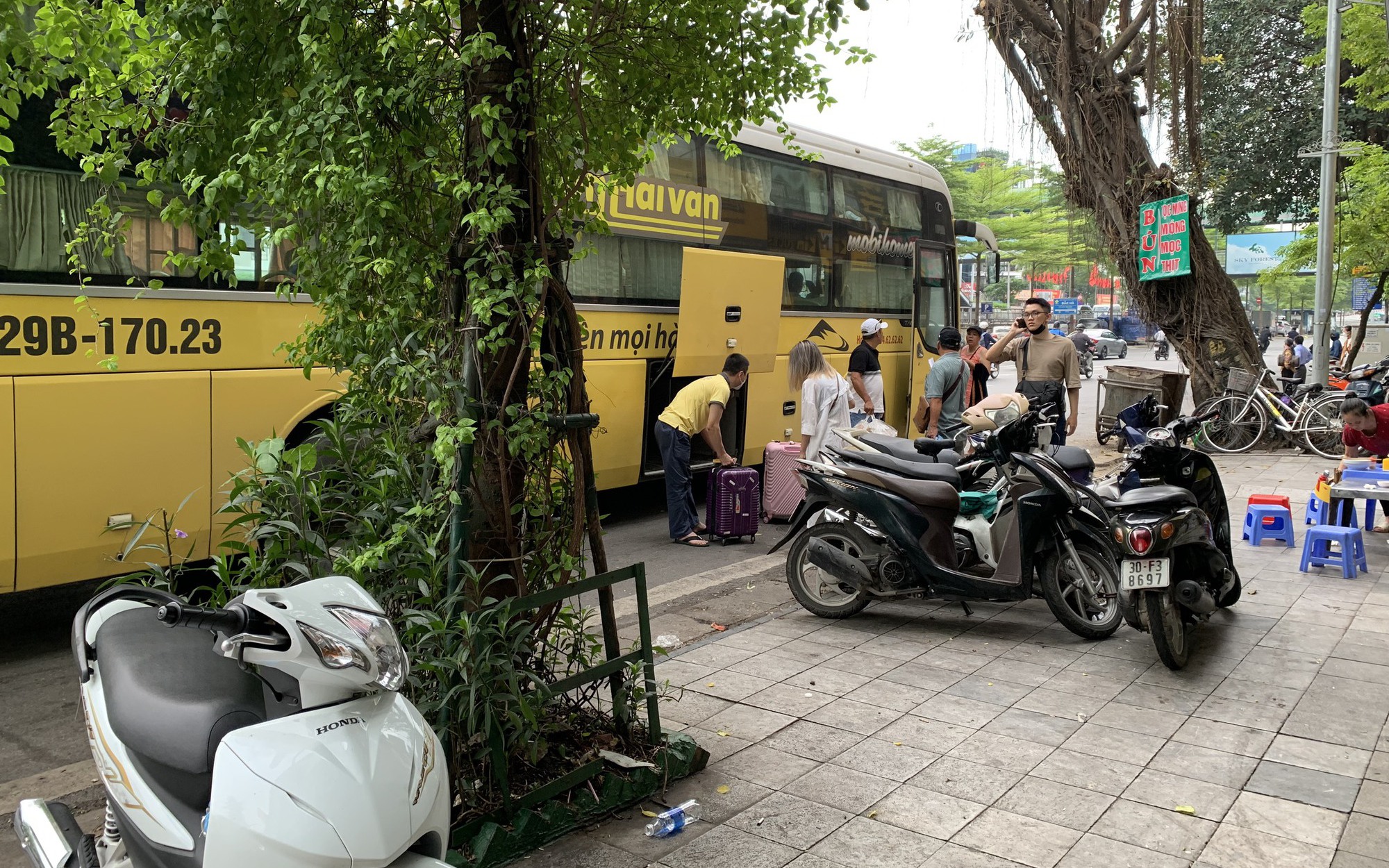 Phát hiện nhiều vi phạm trong hoạt động vận tải hành khách của Nhà xe Hà Sơn Hải Vân tuyến Hà Nội – Lào Cai