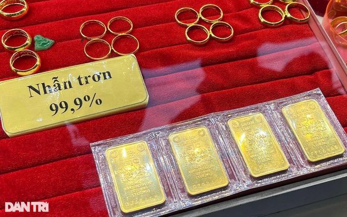 Vàng SJC đắt hơn vàng thế giới 19 triệu đồng/lượng