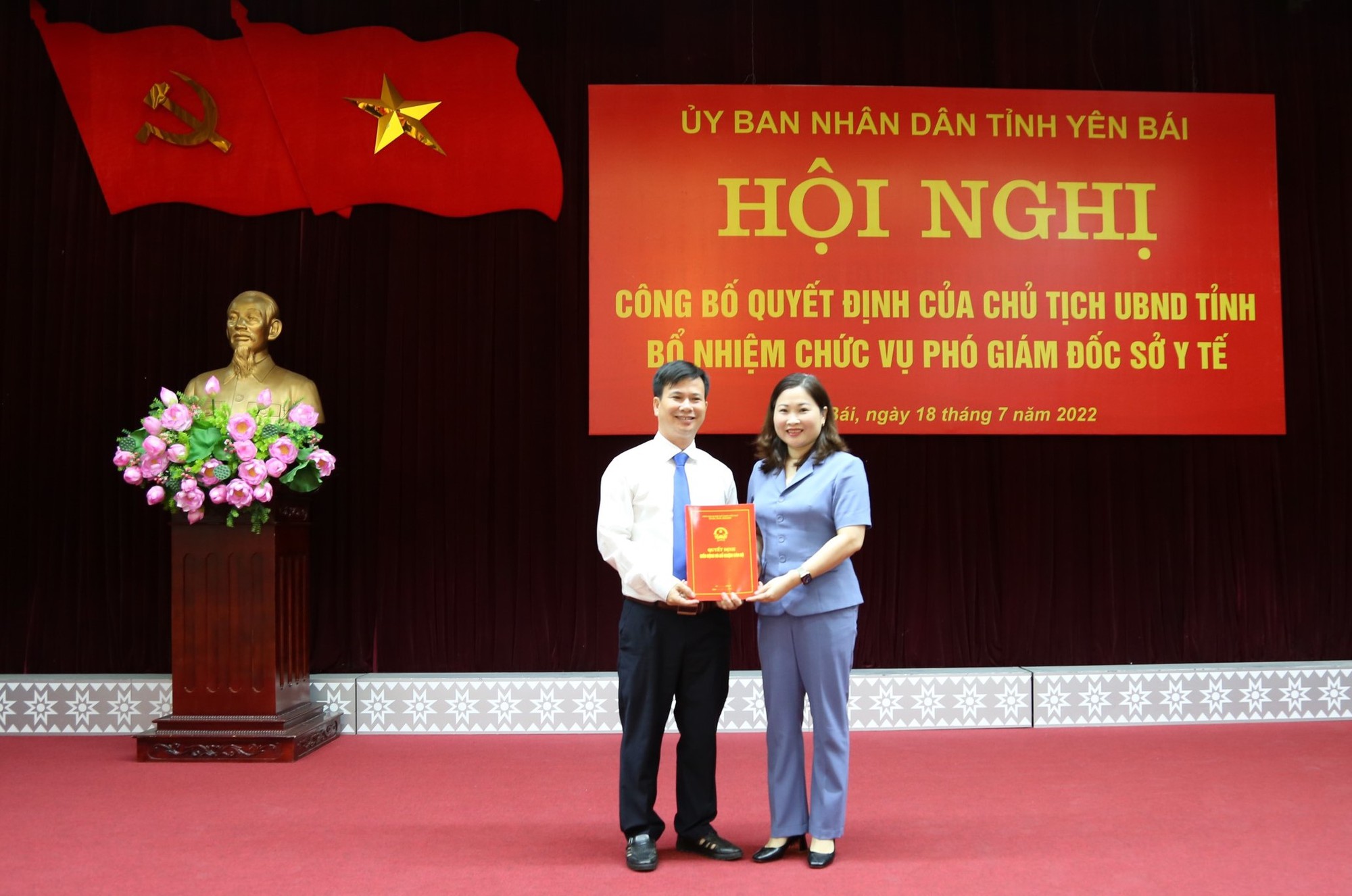 Giám đốc TTYT huyện được bổ nhiệm Phó giám đốc Sở Y tế Yên Bái - Ảnh 1. Giám đốc TTYT huyện được bổ nhiệm Phó giám đốc Sở Y tế Yên Bái - Ảnh 1.