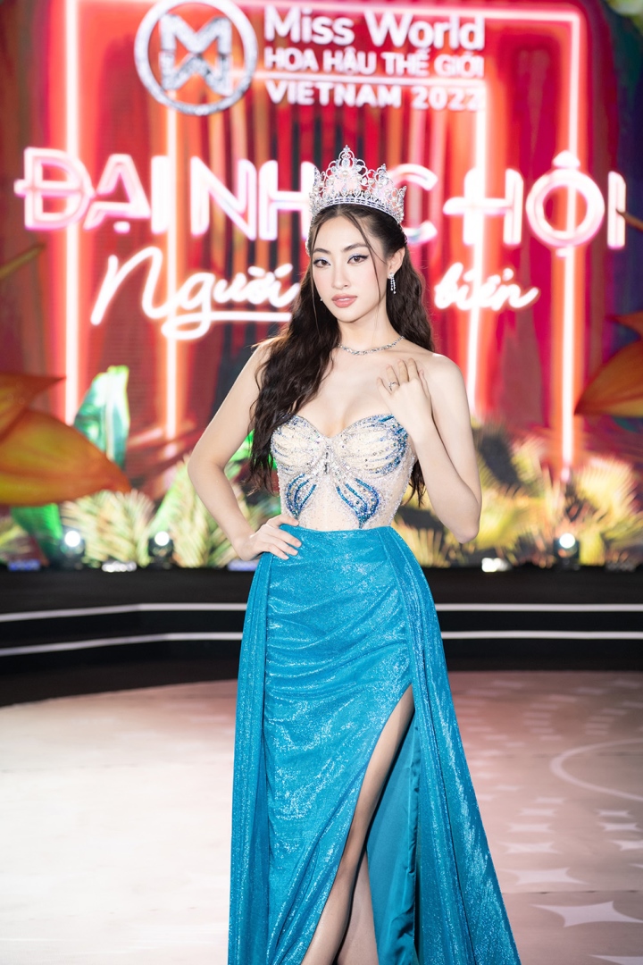 Dàn hoa hậu diện đầm cắt xẻ gợi cảm trên thảm đỏ Miss World Vietnam 2022 - Ảnh 2.