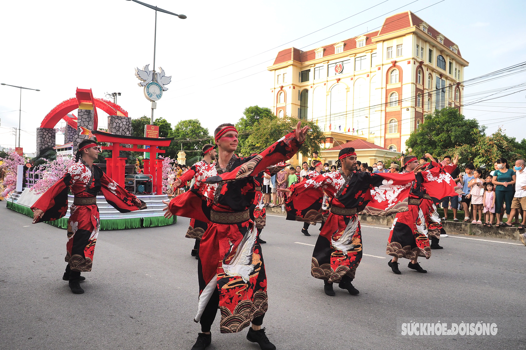 Đặc sắc Lễ hội Carnival Hòa Bình năm 2022 - Ảnh 18.