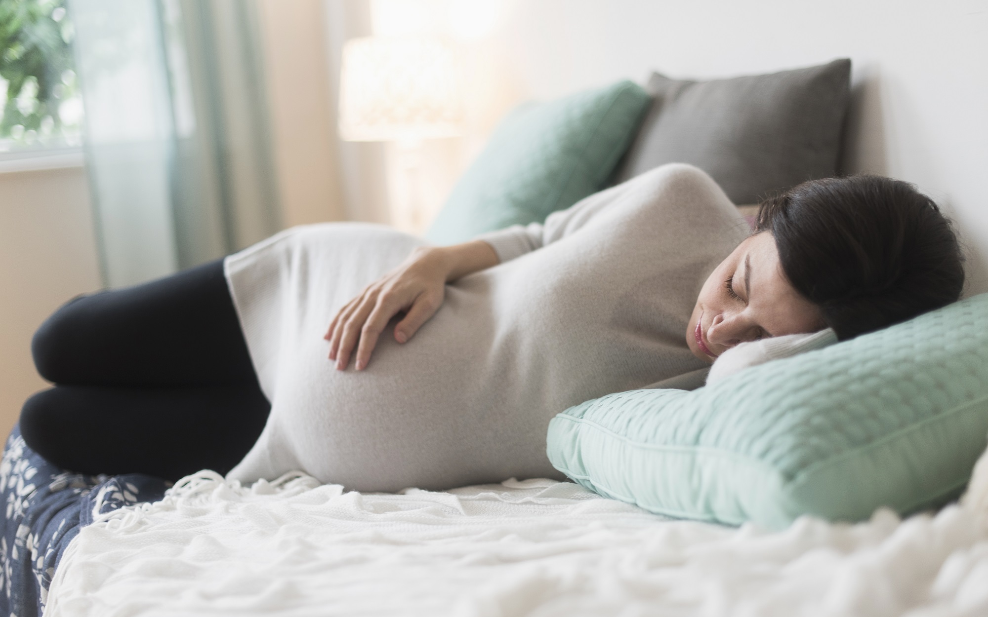 5 bài tập giúp giảm sưng đau chân khi mang thai