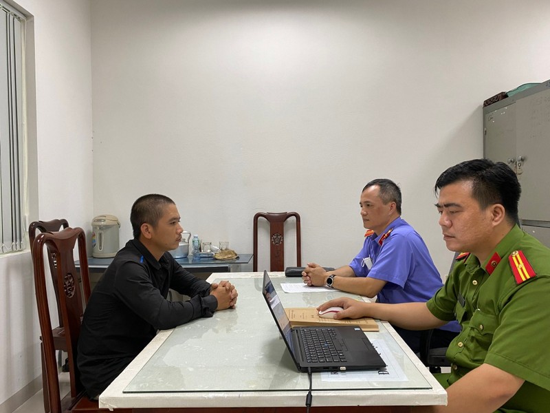 Bắt giam cha dượng nhiều lần hiếp dâm con gái riêng 12 tuổi của vợ - Ảnh 2. Bắt giam cha dượng nhiều lần hiếp dâm con gái riêng 12 tuổi của vợ - Ảnh 2.