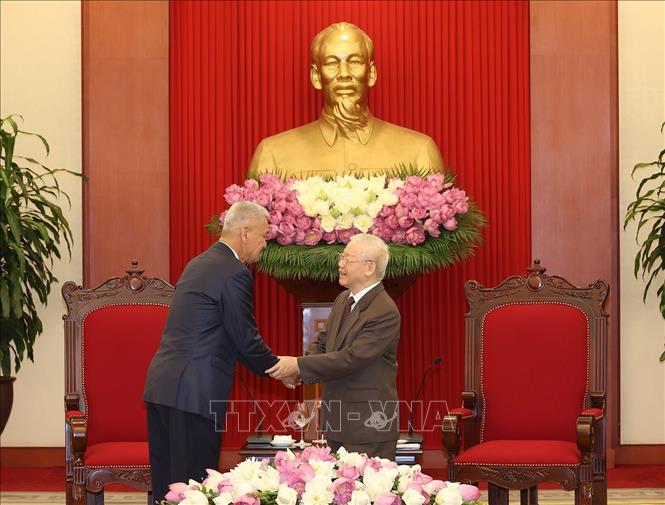 Tổng Bí thư Nguyễn Phú Trọng tiếp Bí thư Trung ương Đảng, Bí thư Thành ủy Vientiane - Ảnh 2.