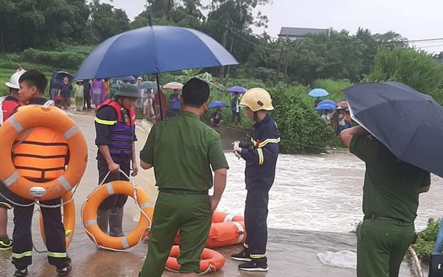 Tìm thấy thi thể nhân viên y tế ở Phú Thọ bị nước lũ cuốn trôi