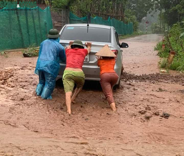 Tìm thấy thi thể thanh niên 17 tuổi bị lũ cuốn trôi trên sông Bôi - Ảnh 5.