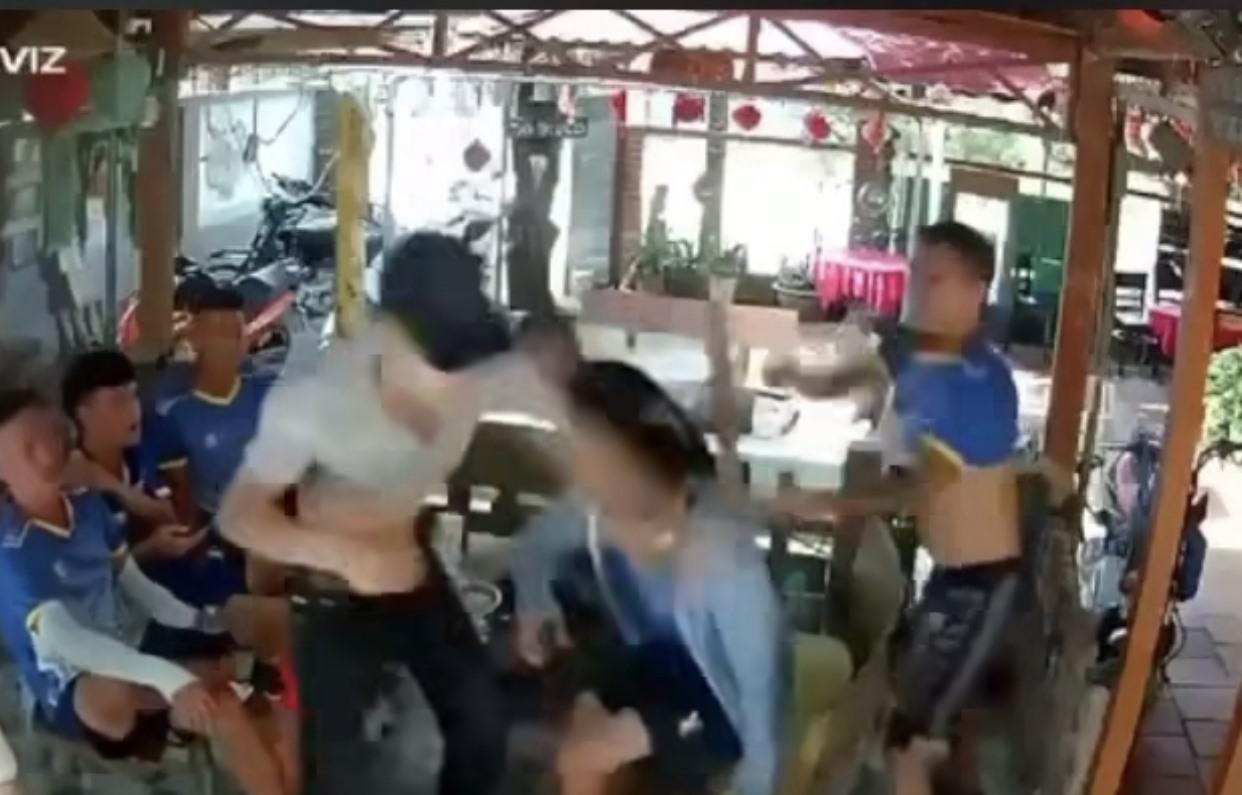 Tạm giữ hình sự đối tượng đánh nam thanh niên tử vong bằng điếu cày - Ảnh 2. Tạm giữ hình sự đối tượng đánh nam thanh niên tử vong bằng điếu cày - Ảnh 2.