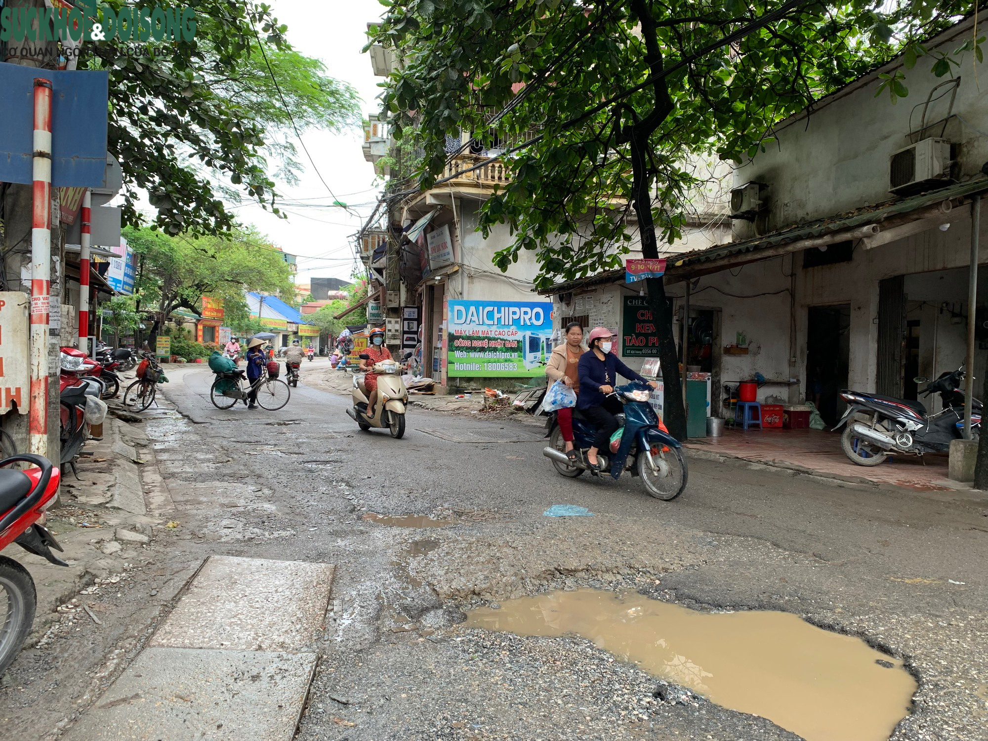 Hà Nội: Đường Tả Thanh Oai xuống cấp nghiêm trọng, ‘ổ gà, hố voi’ mọc khắp nơi - Ảnh 2.