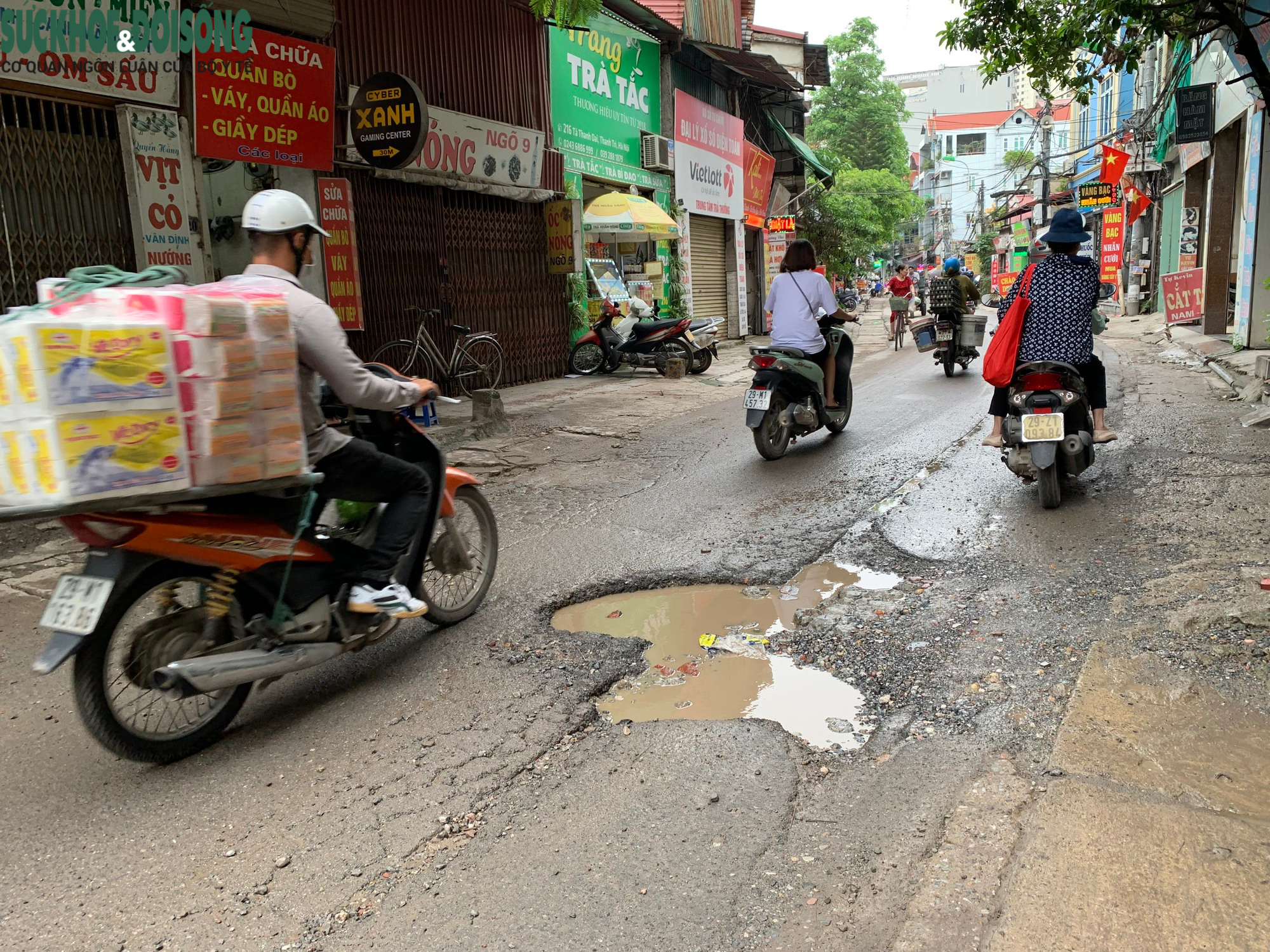 Hà Nội: Đường Tả Thanh Oai xuống cấp nghiêm trọng, ‘ổ gà, hố voi’ mọc khắp nơi - Ảnh 10.