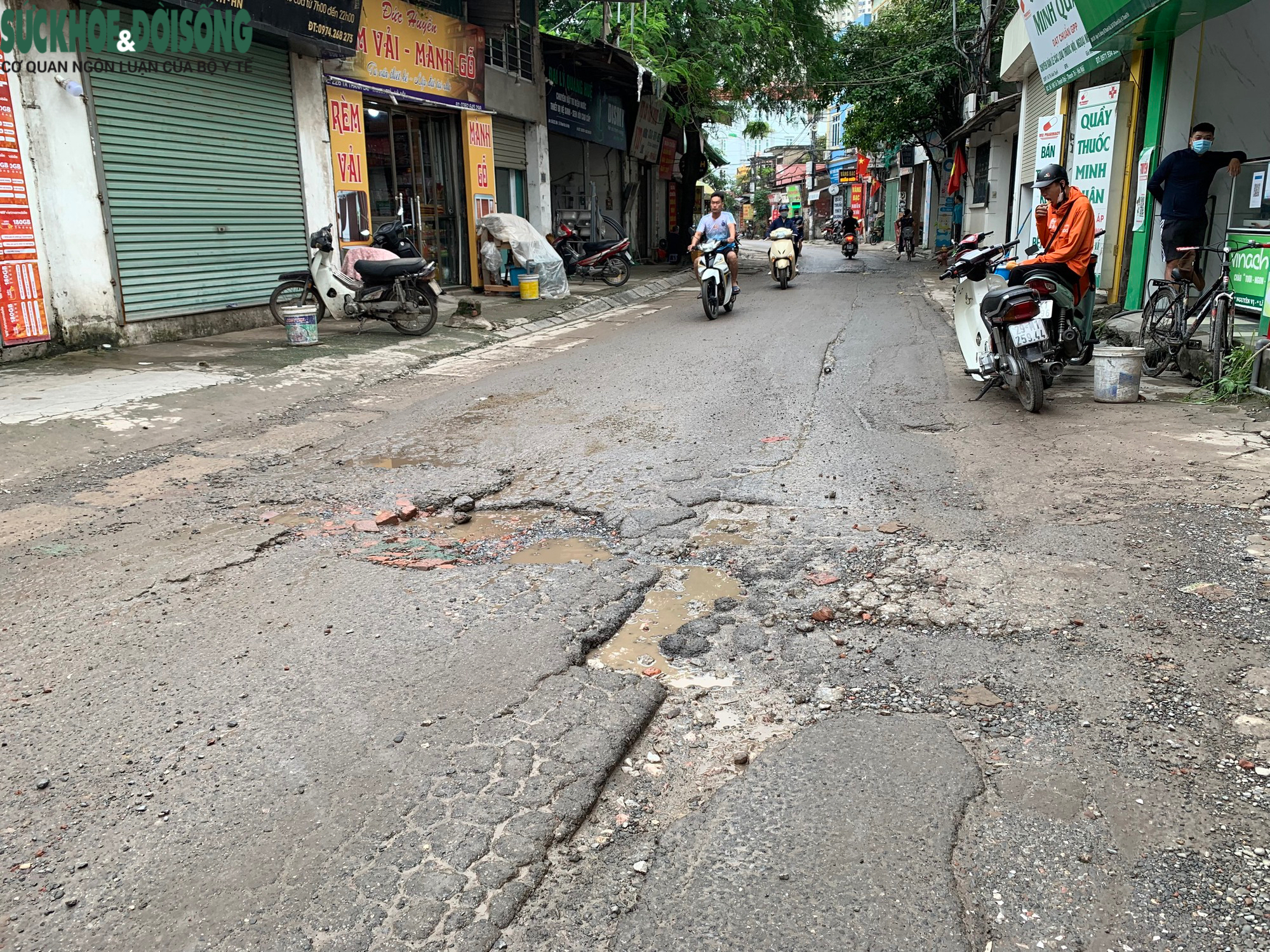 Hà Nội: Đường Tả Thanh Oai xuống cấp nghiêm trọng, ‘ổ gà, hố voi’ mọc khắp nơi - Ảnh 3.