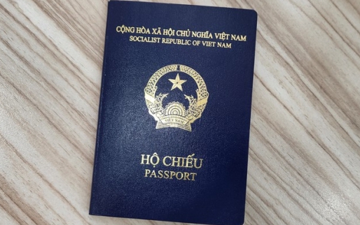 Thêm Cộng hòa Séc tạm dừng tiếp nhận đơn xin cấp thị thực đối với hộ chiếu mẫu mới